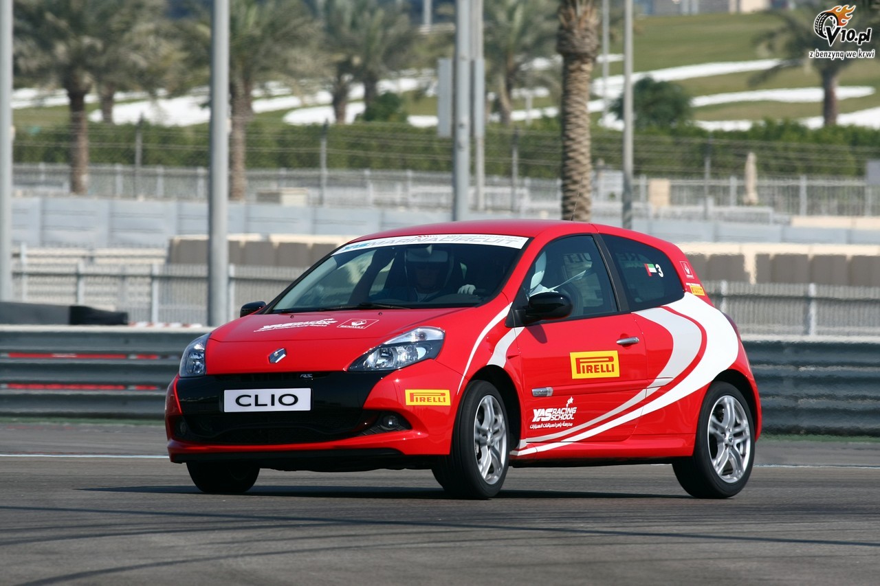 Pirelli rozpoczyna sezon 2012