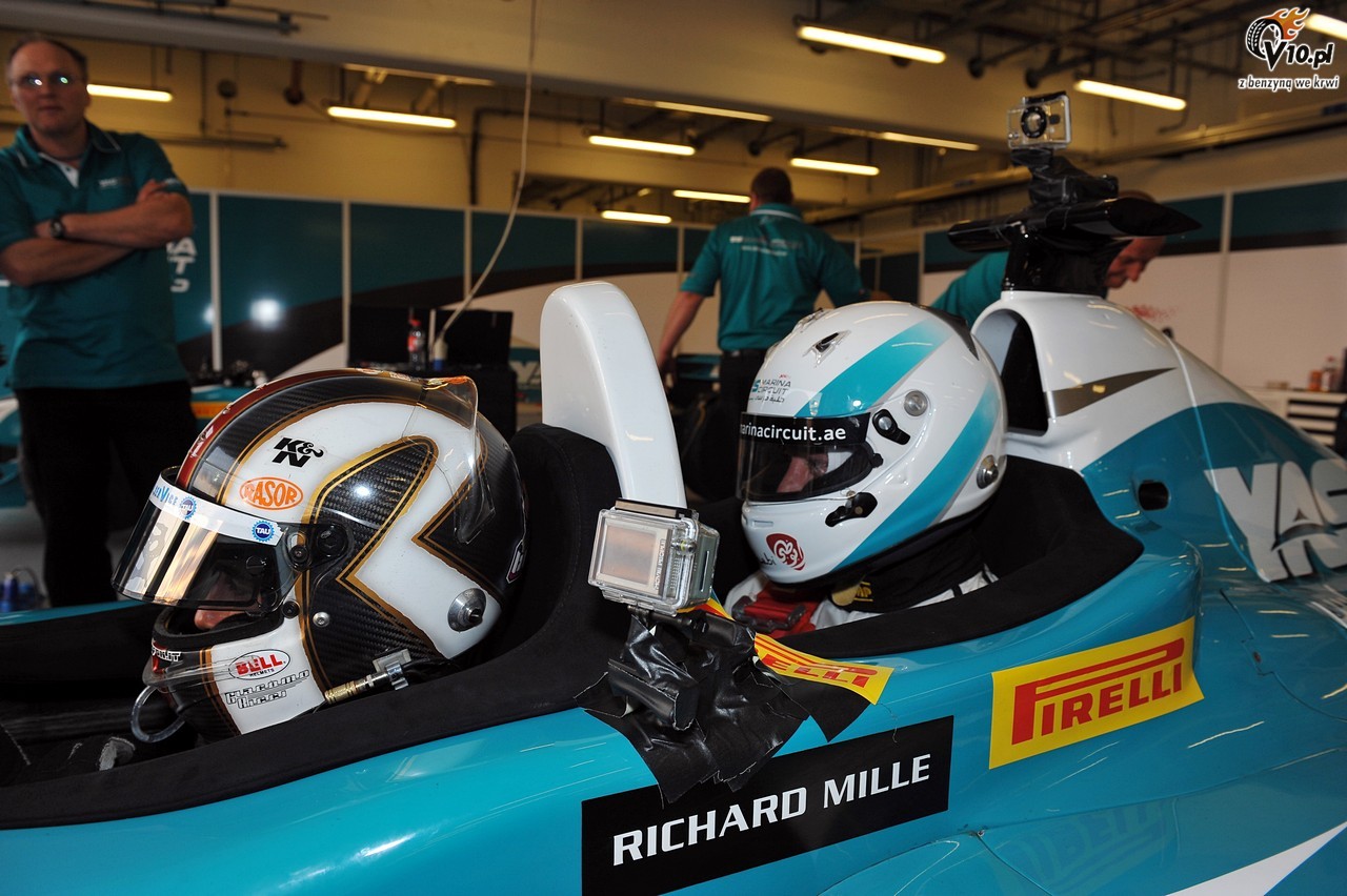 Pirelli rozpoczyna sezon 2012