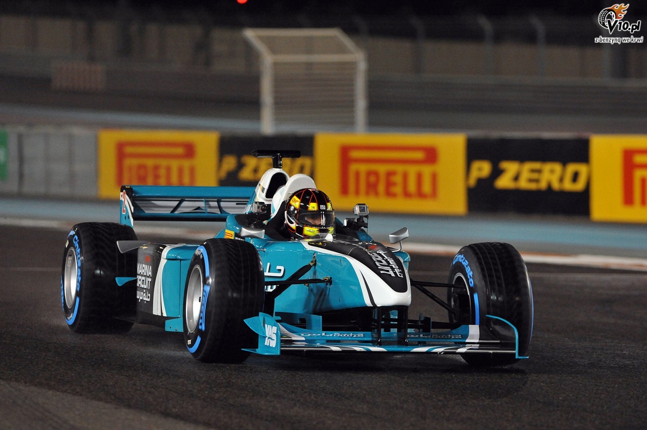 Pirelli rozpoczyna sezon 2012
