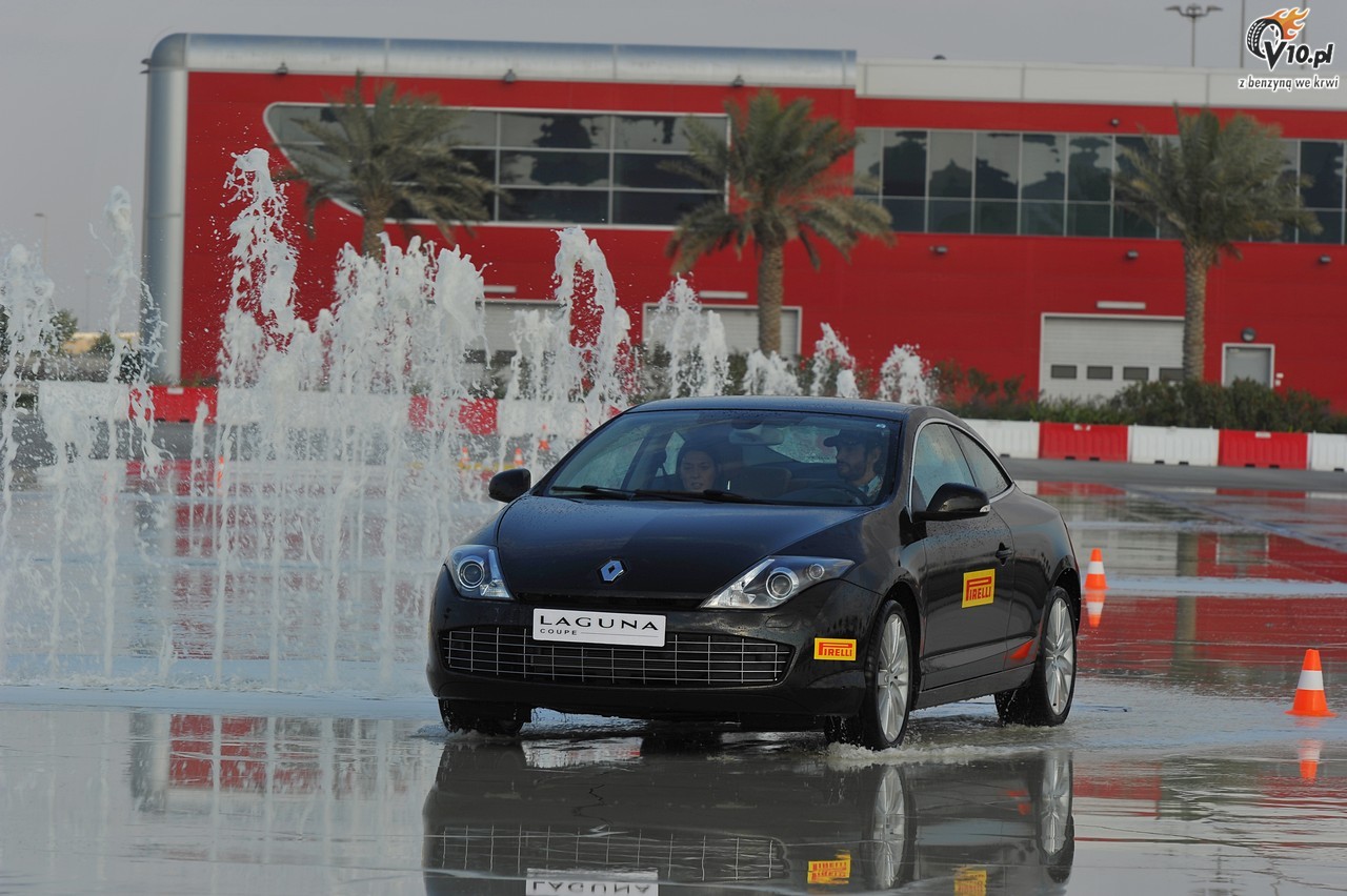 Pirelli rozpoczyna sezon 2012