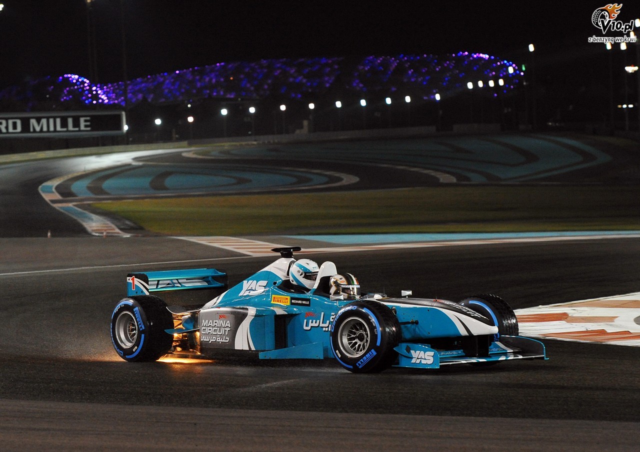 Pirelli rozpoczyna sezon 2012