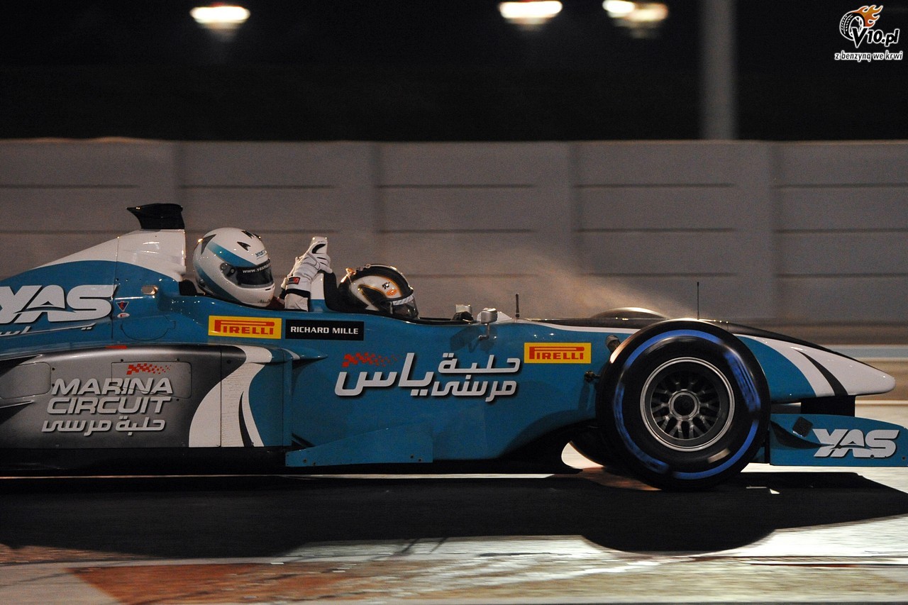 Pirelli rozpoczyna sezon 2012