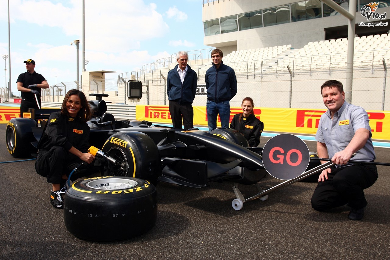 Pirelli rozpoczyna sezon 2012