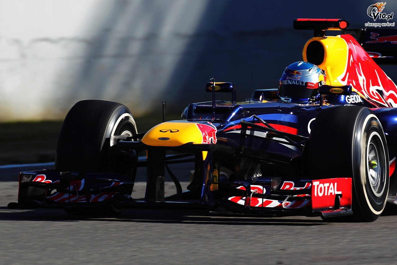 Barcelona, dzie 1, przedpoudnie: Vettel na czele, Lotus zakoczy jazd
