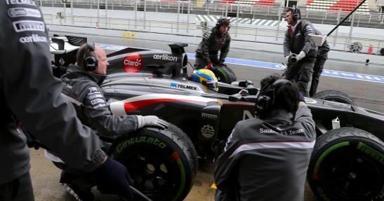 II testy F1 w Barcelonie 2013 - dzień pierwszy