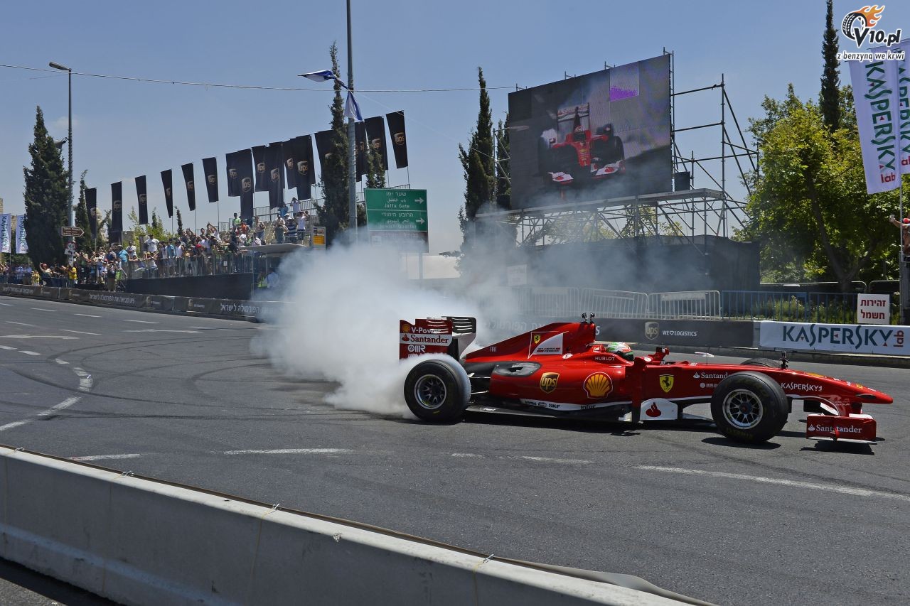 Ferrari F60 na ulicach Jerozolimy