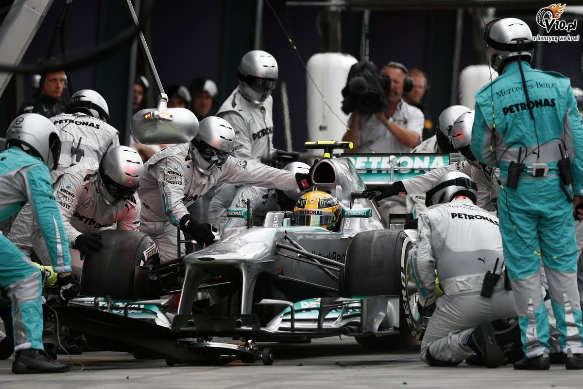 Ecclestone: Degradacja opon Pirelli zastpuje zuycie podzespow bolidu
