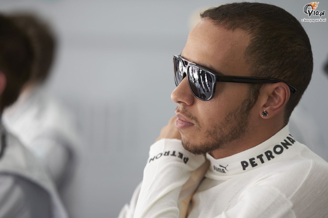 Hamilton wytyka Vettelowi wyjedanie poza tor na zakrtach