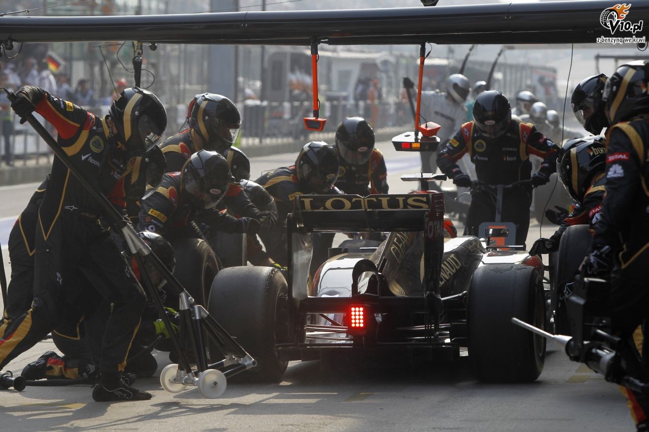 Lotus krytykuje Pirelli za bardzo konserwatywny dobr opon na kolejne wycigi