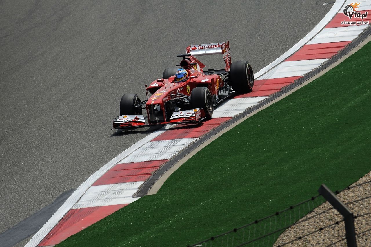 GP Bahrajnu - 1. trening: Bolidy Ferrari dyktuj tempo