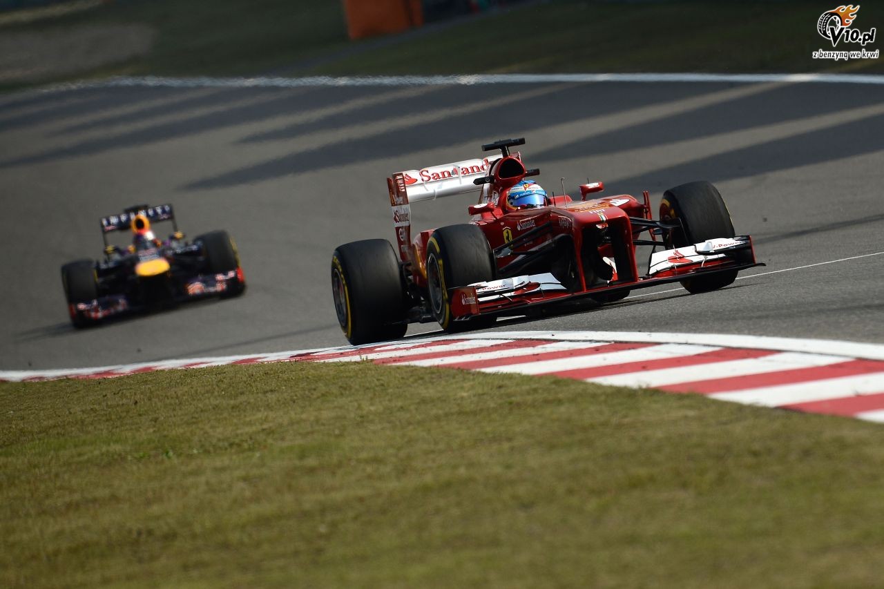 GP Chin - wycig: Alonso nie da szans rywalom