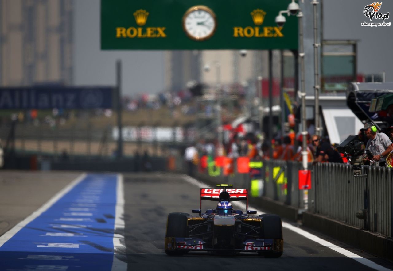 GP Chin - wycig: Alonso nie da szans rywalom