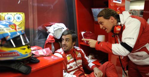 Zdjęcie dnia: Alonso i jego nowy kompan Bob Gąbka