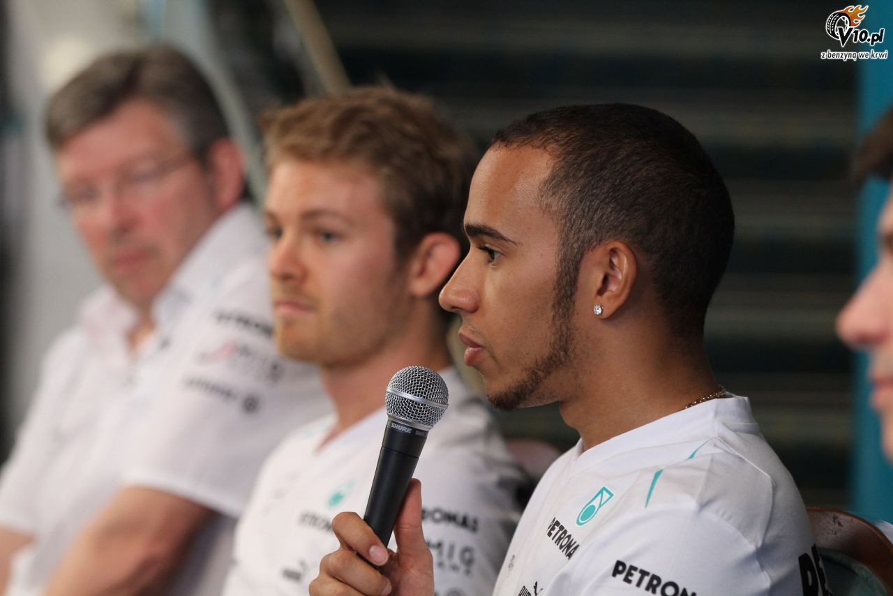 Ecclestone denerwuje Hamiltona