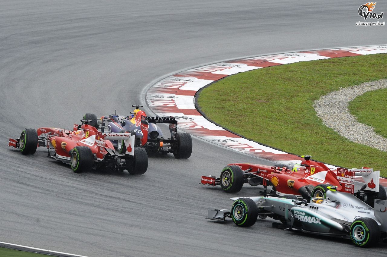 Ecclestone skonny sztucznie poprawi dwik nowych silnikw V6 turbo