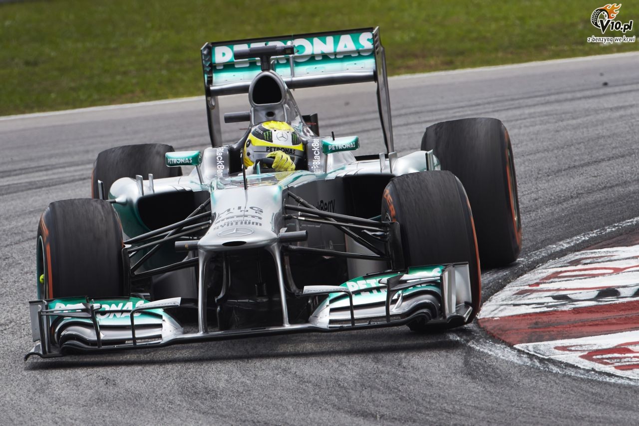 Hamilton i Rosberg rozczarowani brakiem pole position