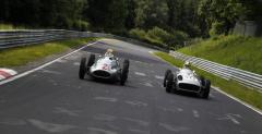 Video: Hamilton i Rosberg podruj historycznymi bolidami Mercedesa po Nurburgring Nordschleife