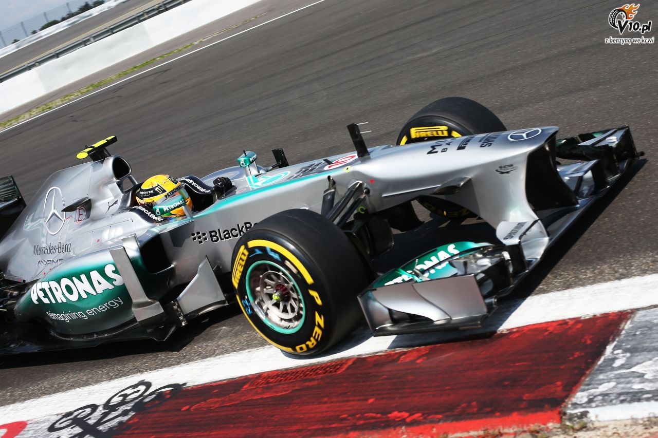 Hamilton: Mam jeszcze wiele do nauki