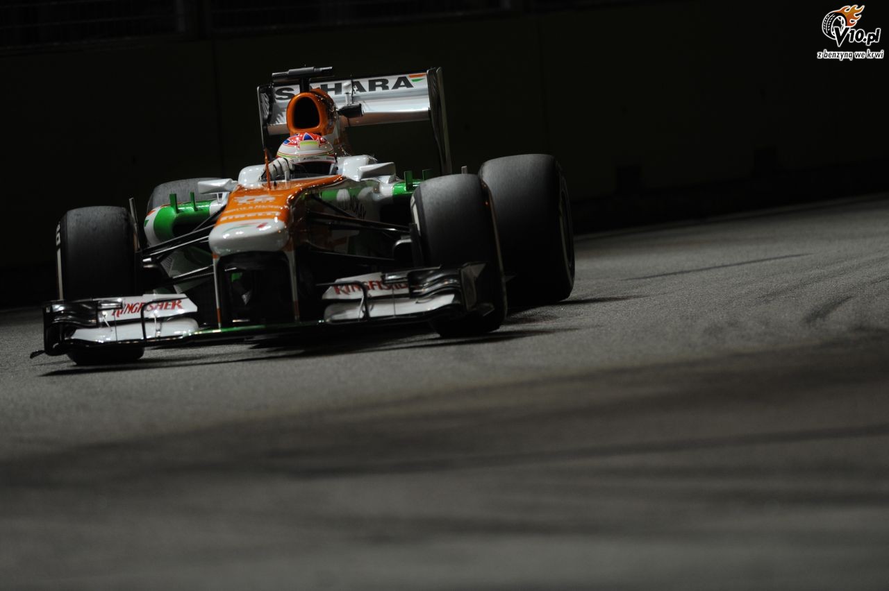 GP Singapuru - kwalifikacje: Vettel ocala na pole position, Raikkonena rozbolay plecy