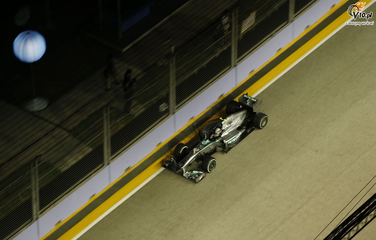 Rosberg zaskoczony otarciem si o pole position