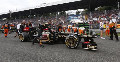 FIA zaostrzya przepisy F1 ws. paliwa. Koniec z zatrzymywaniem bolidu poza alej serwisow