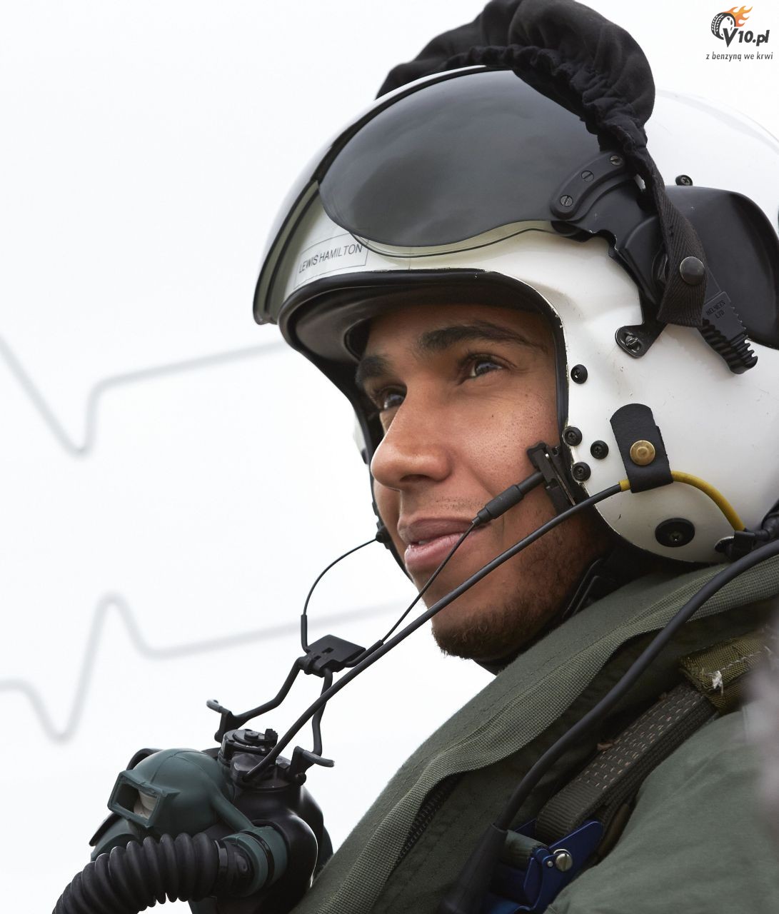 Lewis Hamilton - lot myliwcem RAF