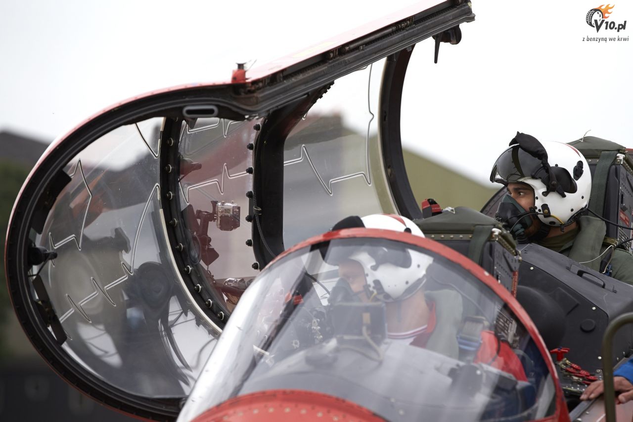 Video: Hamilton lata myliwcem RAF