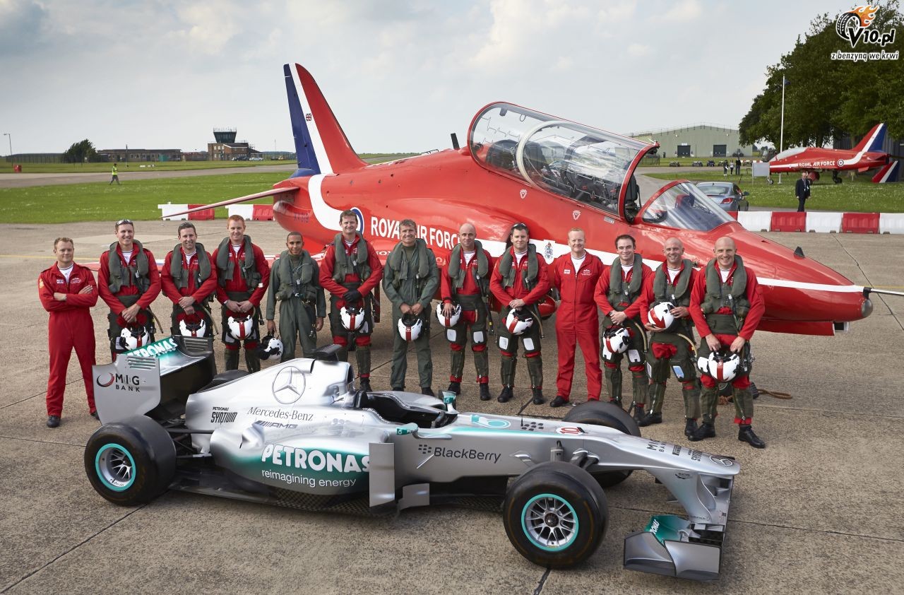 Video: Hamilton lata myliwcem RAF