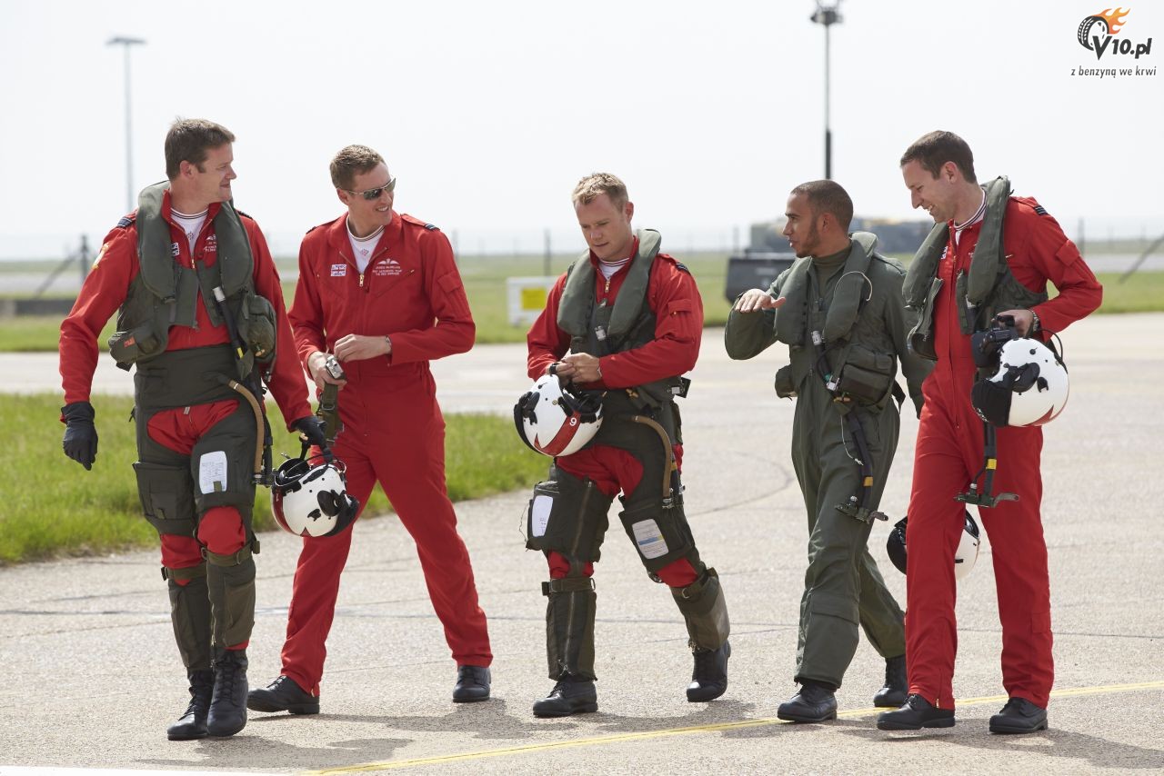 Lewis Hamilton - lot myliwcem RAF