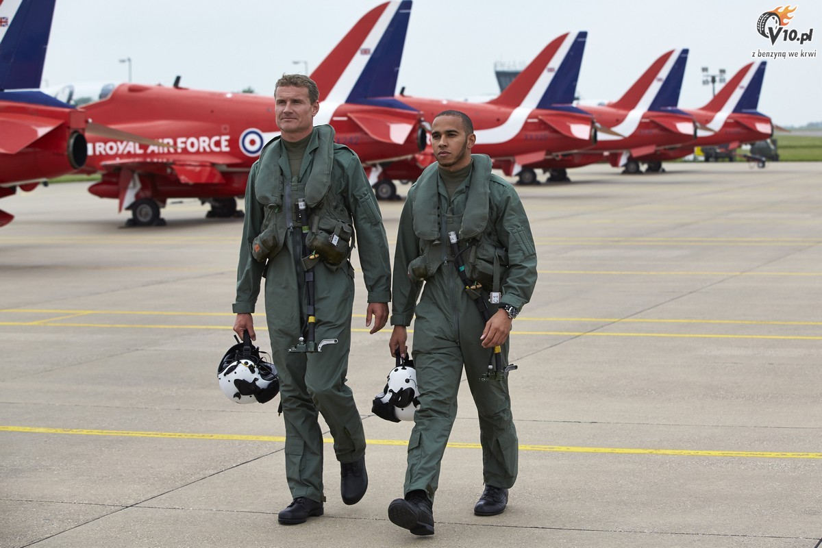 Video: Hamilton lata myliwcem RAF