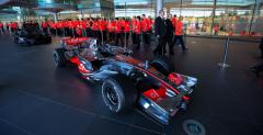 McLaren �wi�towa� 50-lecie istnienia. Zobacz zdj�cia z parady samochod�w