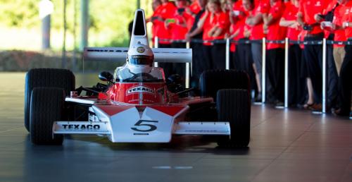 McLaren �wi�towa� 50-lecie istnienia. Zobacz zdj�cia z parady samochod�w