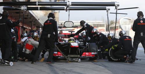 Testy F1 w Barcelonie: System elektroniczny McLarena rozbroi wszystkie zespoy