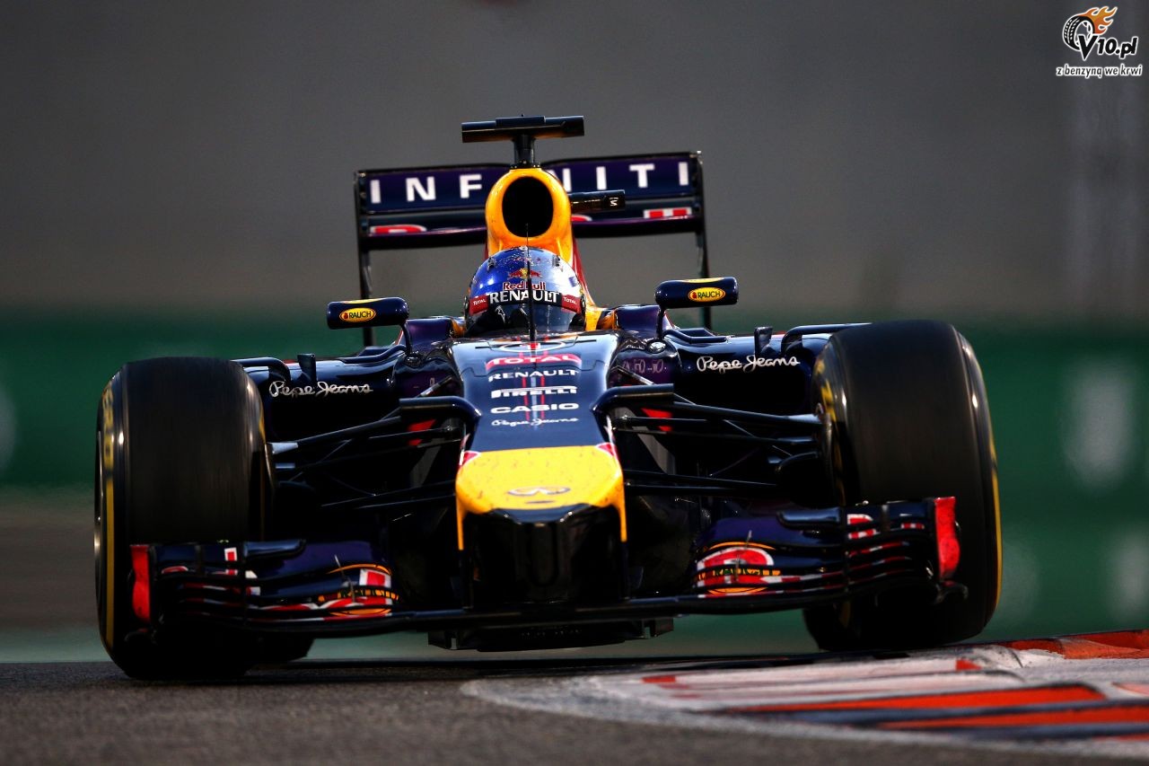 Red Bull tumaczy nielegalne przednie skrzydo w GP Abu Zabi