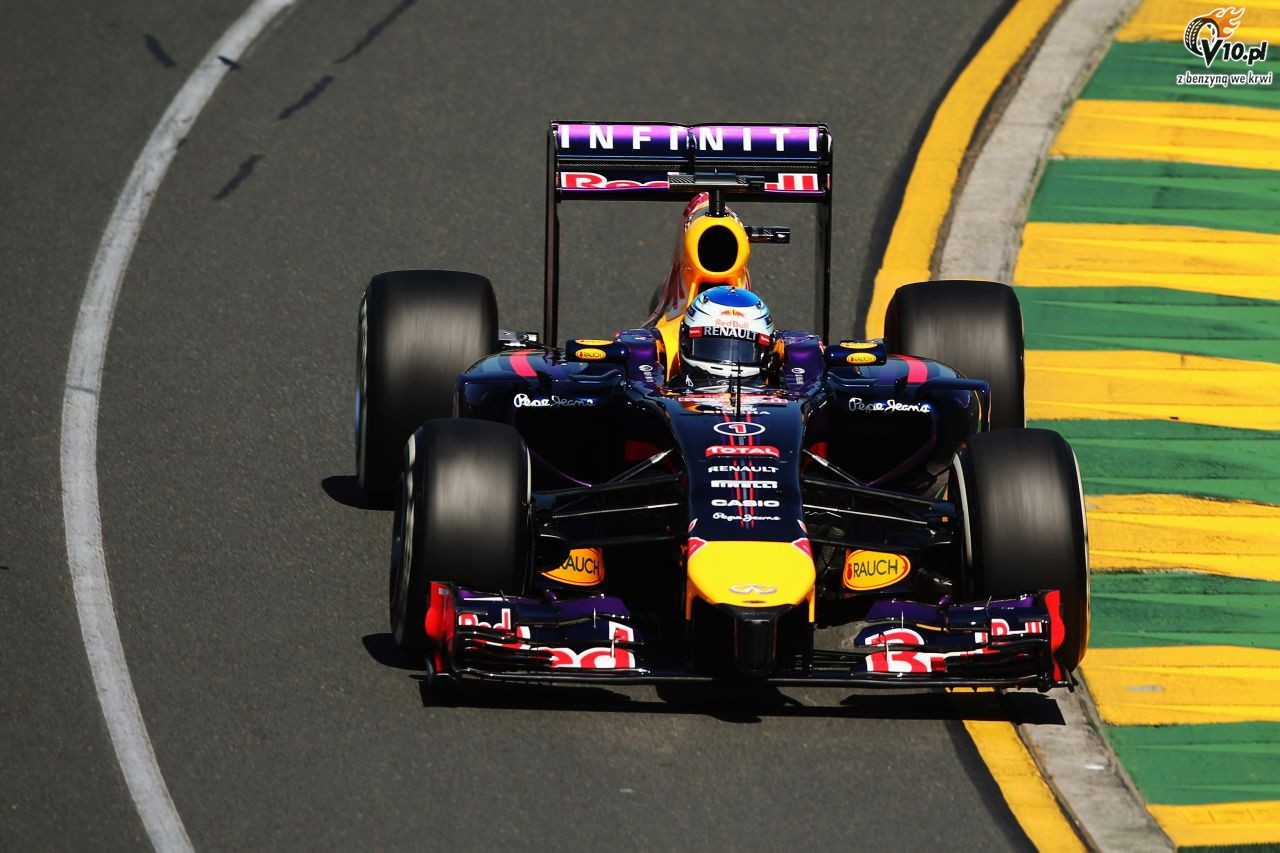 Red Bull: Sekunda straty do Mercedesa, caa sekunda po stronie silnika Renault