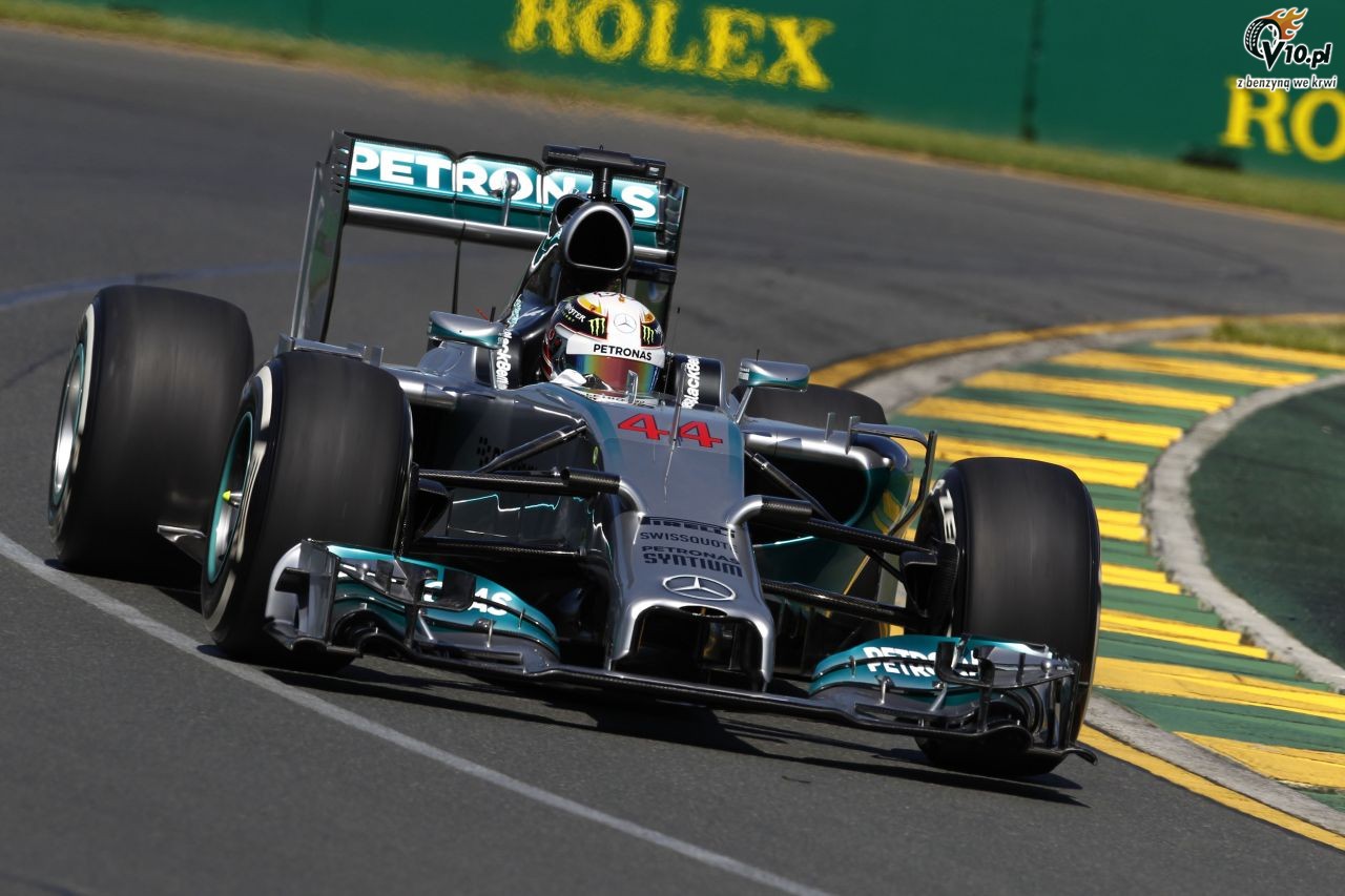Hamilton straci jeden cylinder