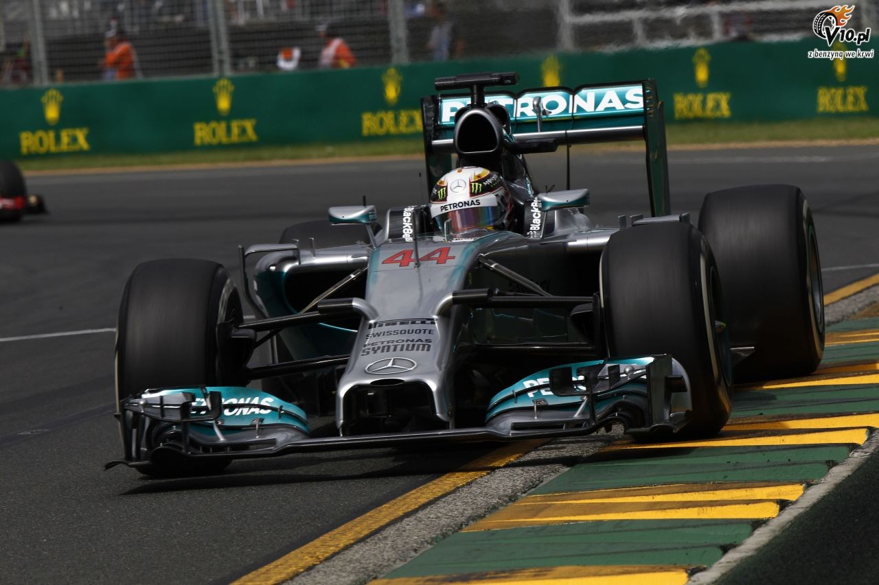 Hamilton straci jeden cylinder