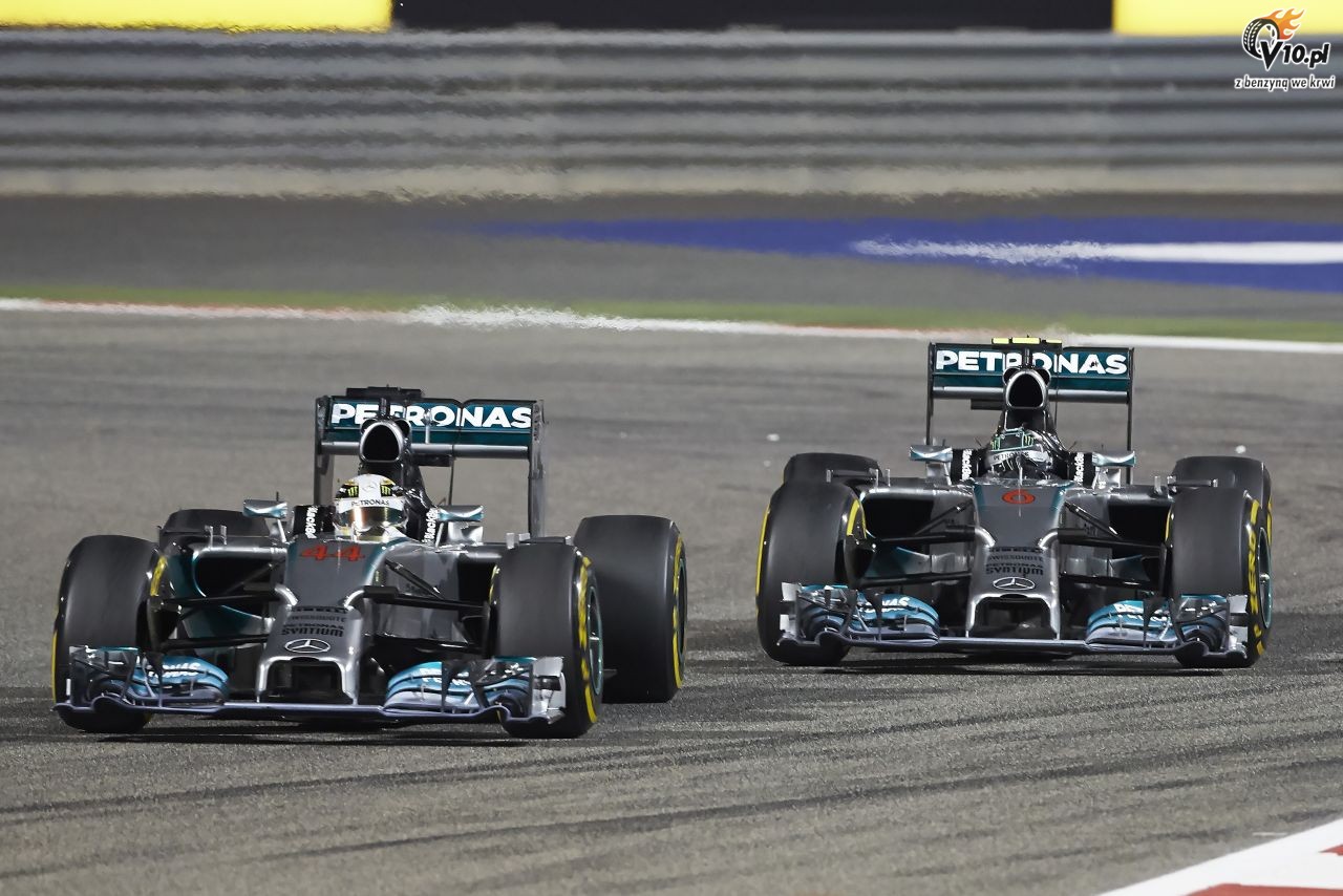 Rosberg studiowa nagrania z zeszorocznego pojedynku z Hamiltonem w Bahrajnie