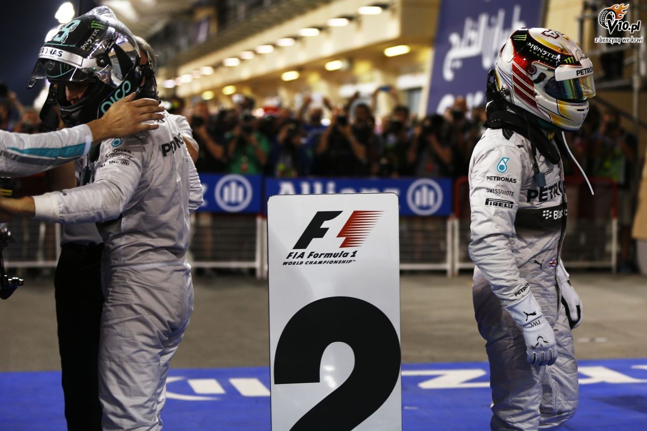 Rosberg studiowa nagrania z zeszorocznego pojedynku z Hamiltonem w Bahrajnie