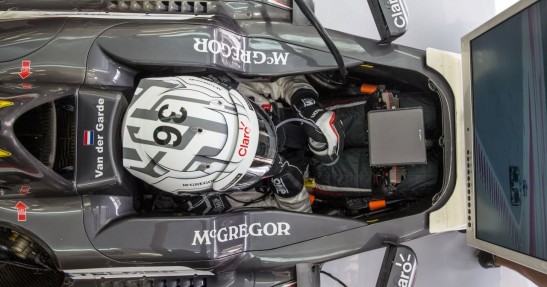 GP Bahrajnu 2014 - piątkowe treningi