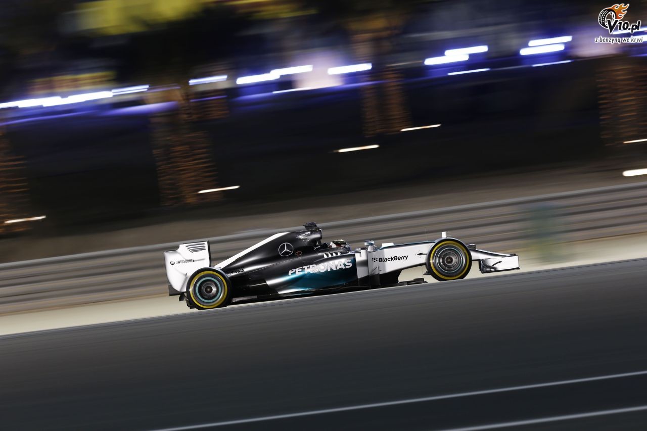 Hamilton straci balans bolidu