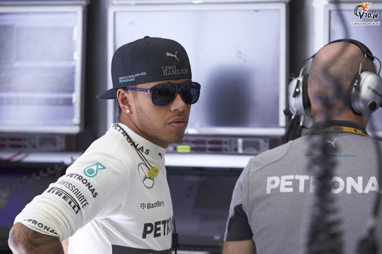 Hamilton straci balans bolidu