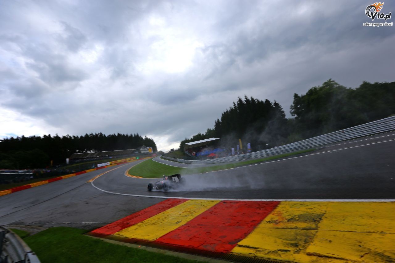 130R na Suzuce ju nie na penym gazie bolidem F1?