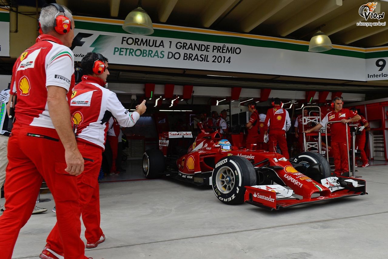 Alonso i pretensje do Ferrari przez radio