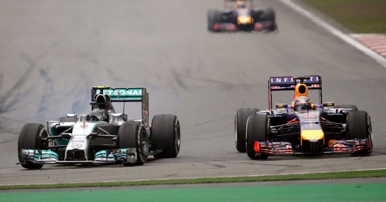 Mercedes testuje trąbkowy wydech w bolidzie F1