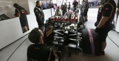 Lotus traci przez stare ustawienia bolidu