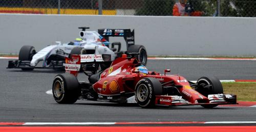 Alonso ostrzega Ferrari przed zespo�ami ze �rodka stawki