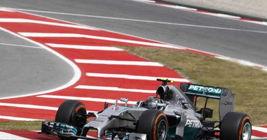 Mercedes testuje trąbkowy wydech w bolidzie F1
