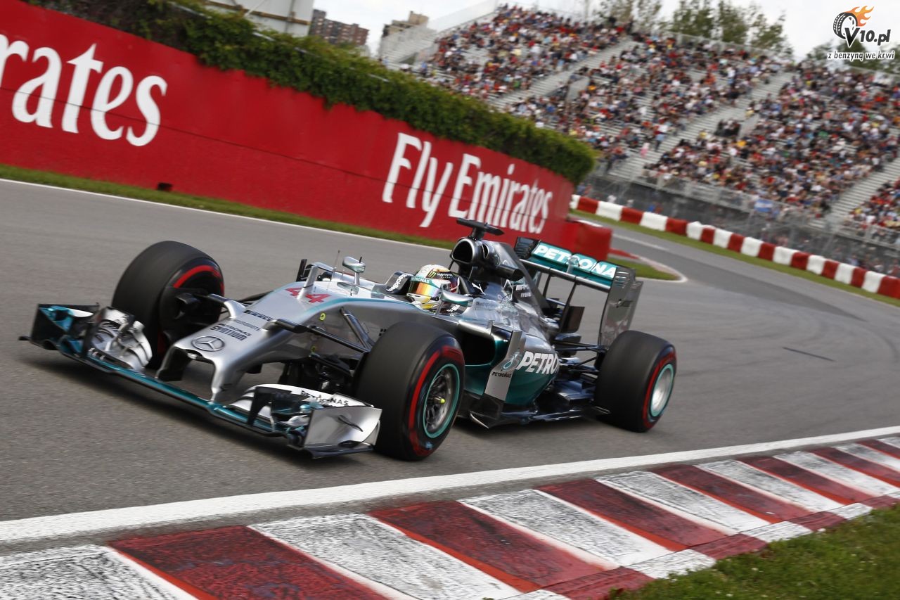 Hamilton wini siebie za porak
