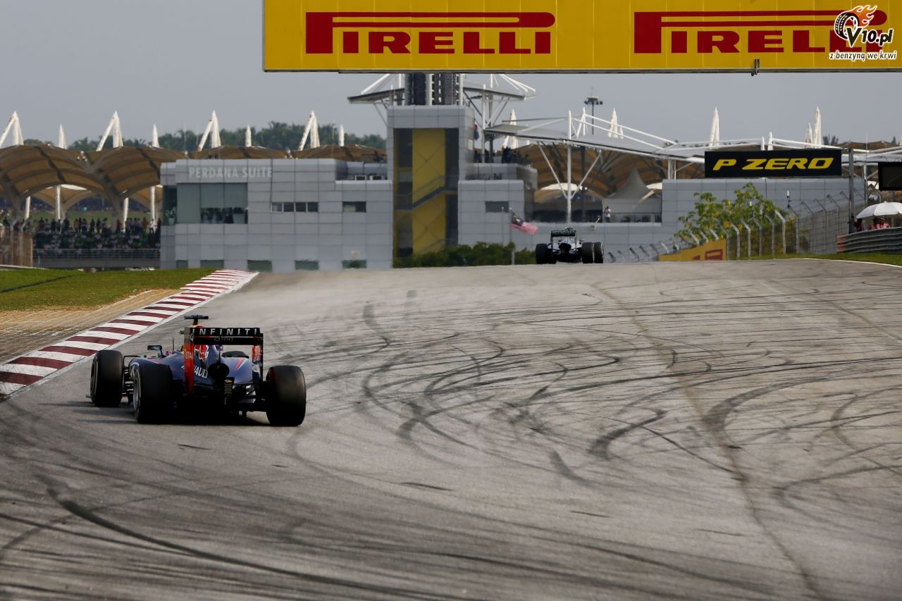 Red Bull traci i przez nieustawiony bolid